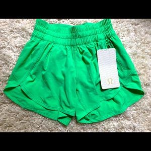 Lululemon Tracker Short V *NWT*